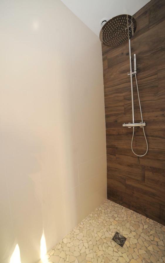 La Rosace Bed & Breakfast ชาร์ตร ภายนอก รูปภาพ